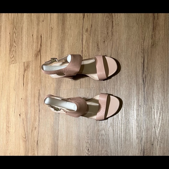 Cole Haan light/pale pink leather sandals - Picture 5 of 12